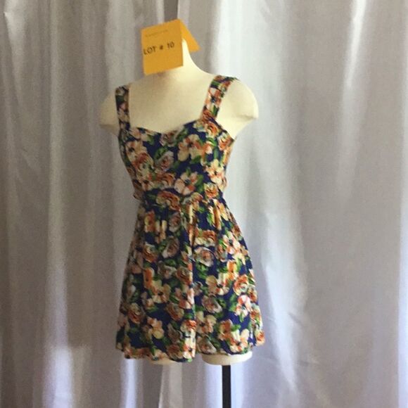 Lightweight skater skirt dress with tie back in sm - Picture 3 of 8